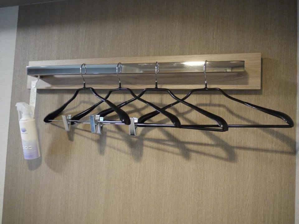 WiFi (free), bed sheets