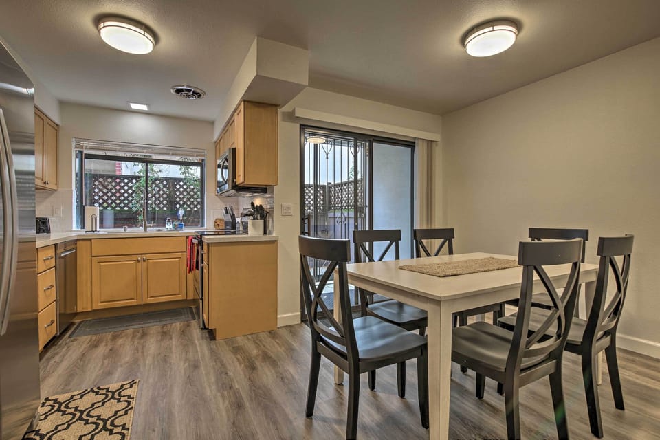 Dining Space | Dishware/Flatware