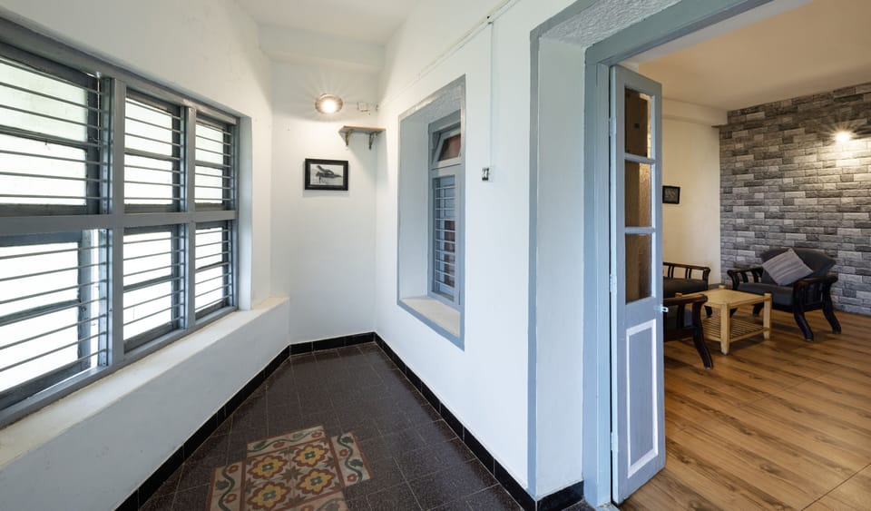 4 Bedded Private Room | Living area