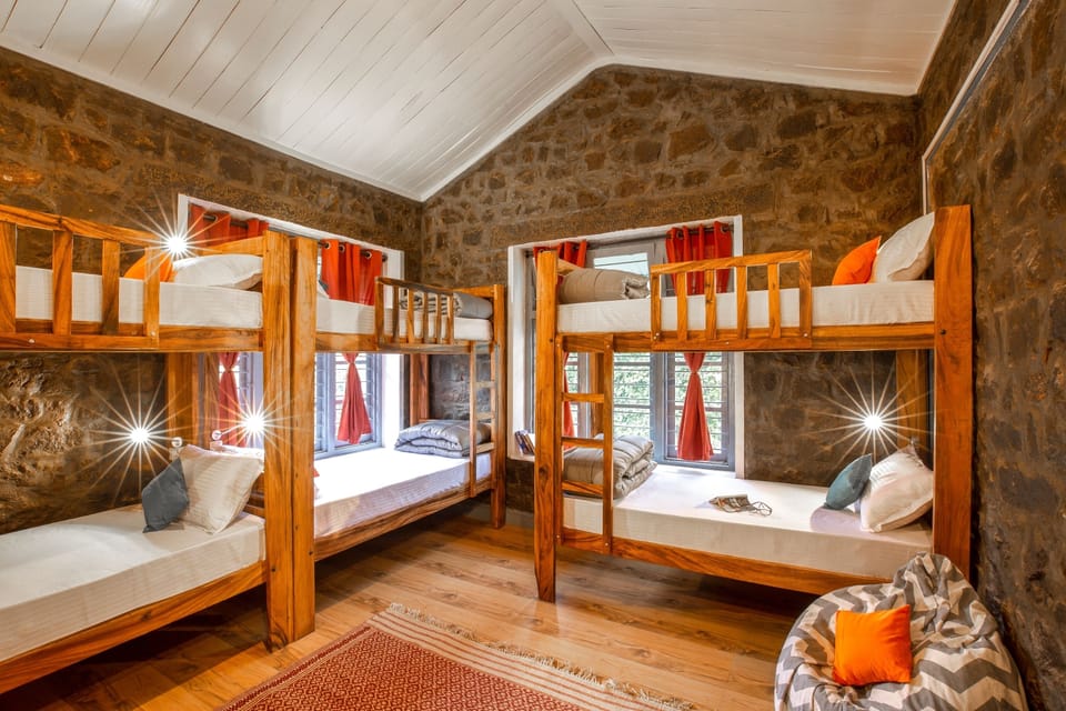 8 Bed Mixed Dormitory | Free WiFi
