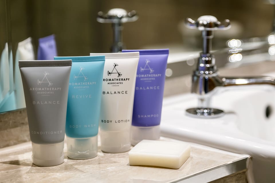 Classic Family Room | Excluding Pool and Spa access | Bathroom | Free toiletries, hair dryer, towels