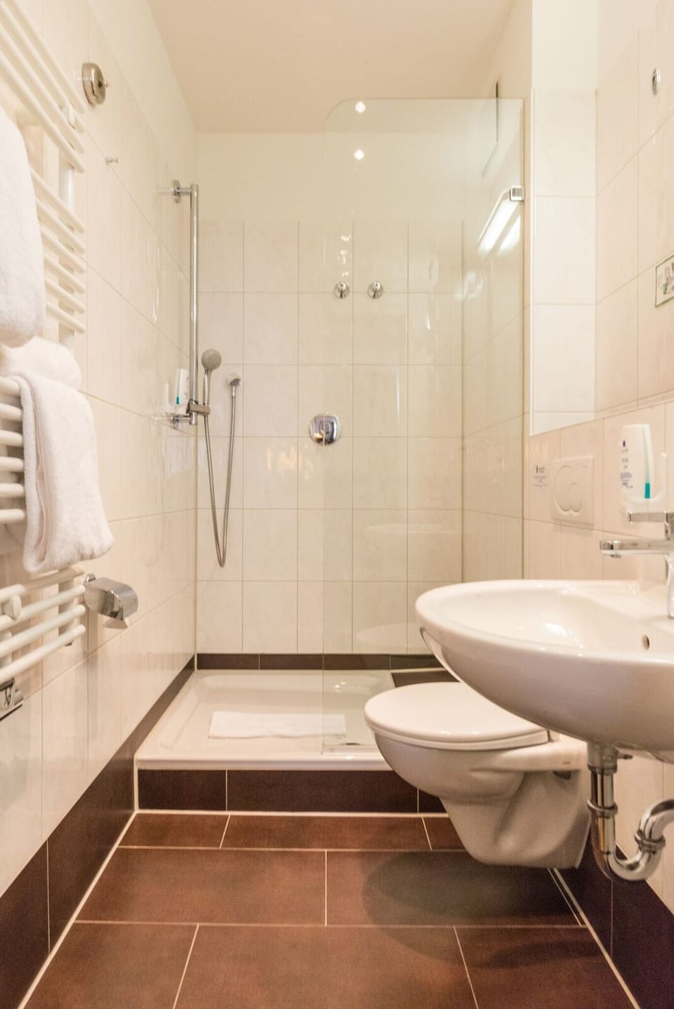 Shower, towels