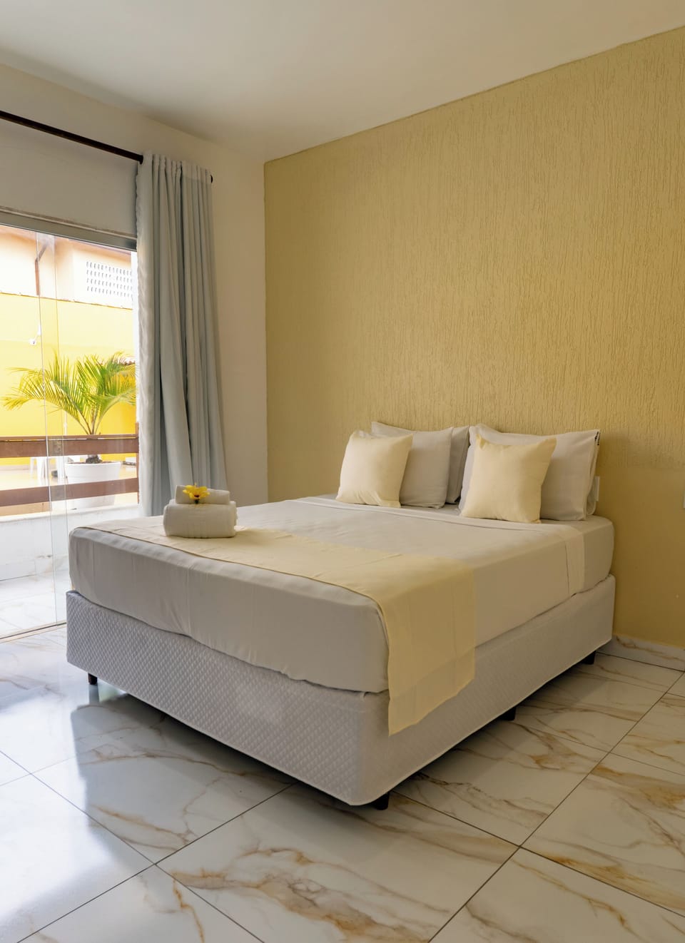 Standard Room | Minibar, in-room safe, blackout drapes, free cribs/infant beds