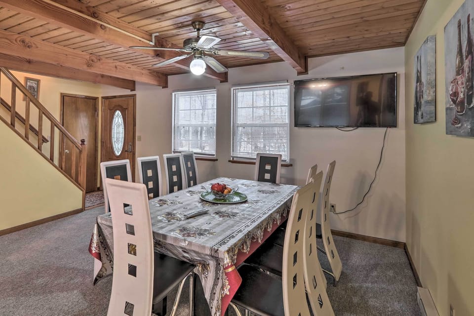 Dining Table | Cable TV