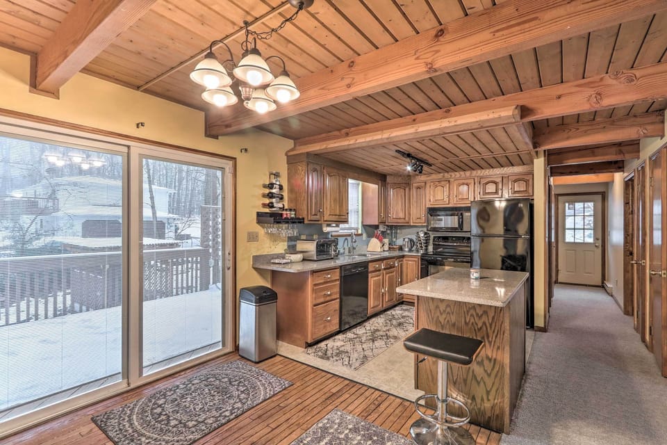 Kitchen | Fully Equipped | Wine Rack | Knife Set