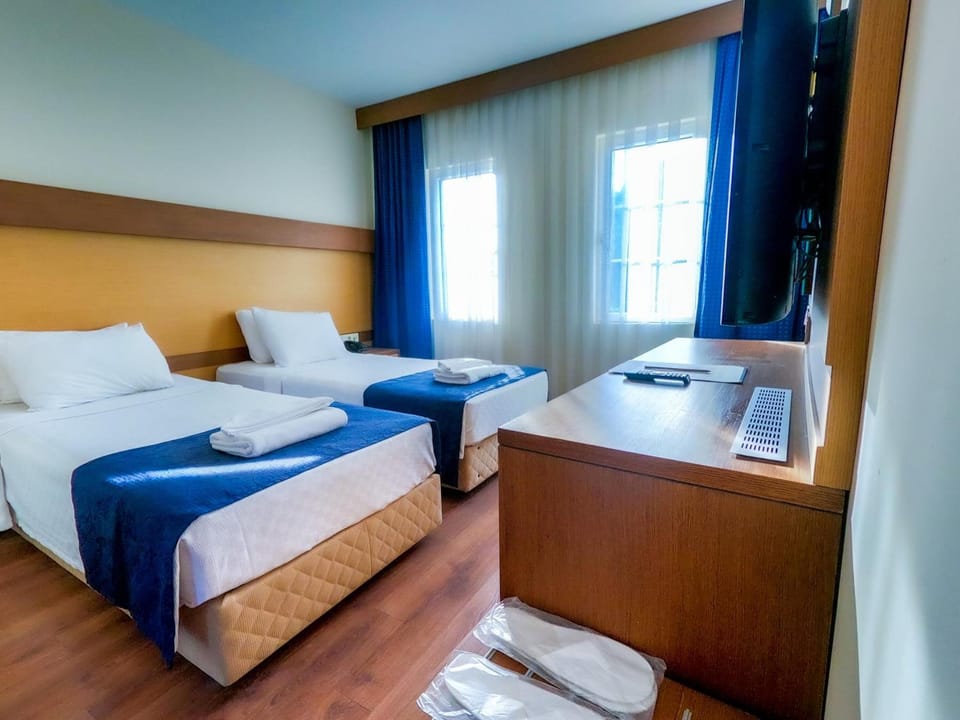 Minibar, soundproofing, bed sheets