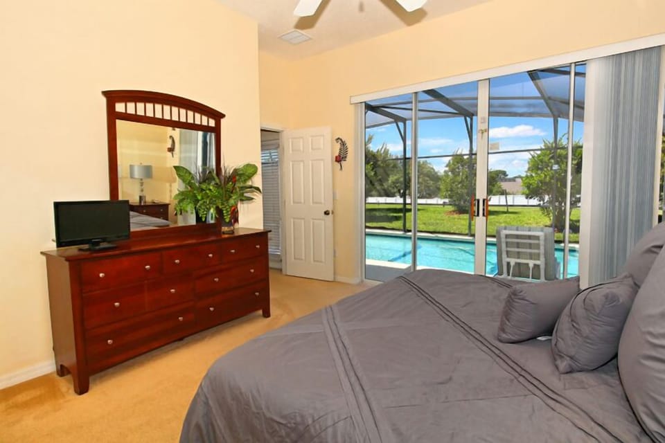 Peacful Surroundings Pool/spa Games Room! 5 Bedroom Villa by RedAwning Villa in Four Corners