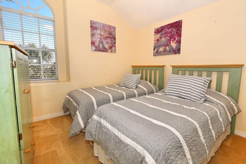 Peacful Surroundings Pool/spa Games Room! 5 Bedroom Villa by RedAwning Villa in Four Corners