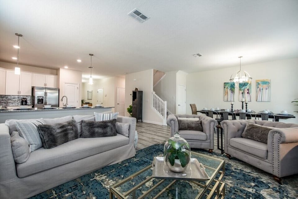 Villa, Multiple Bedrooms | Living room | 30-inch TV with cable channels