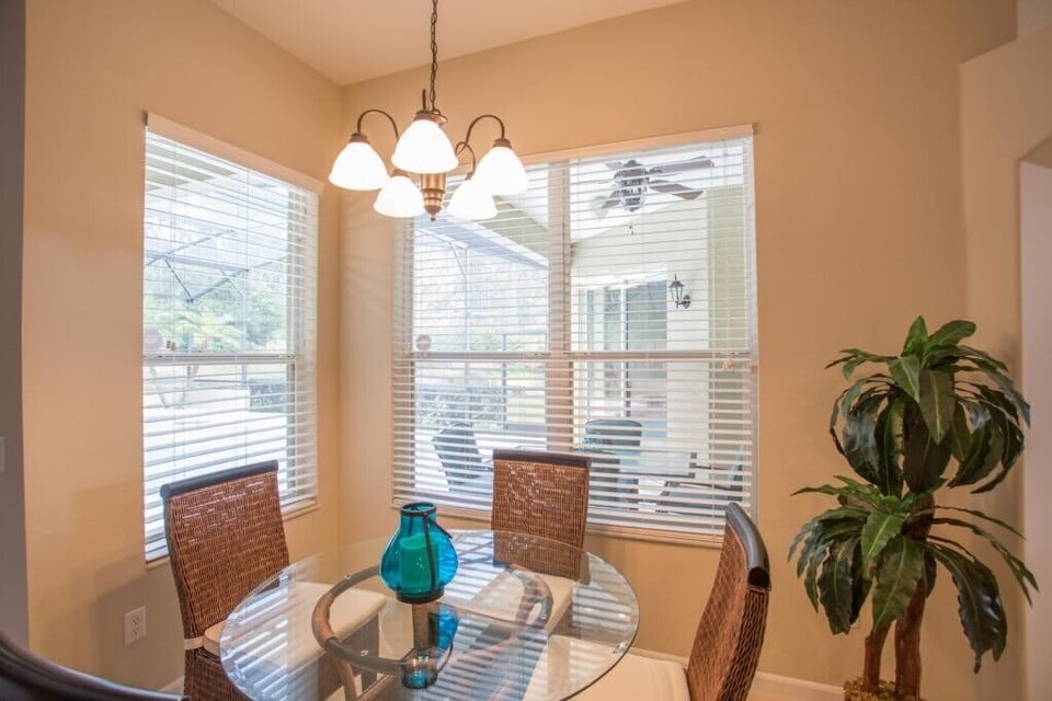 Villa, 4 Bedrooms | In-room dining