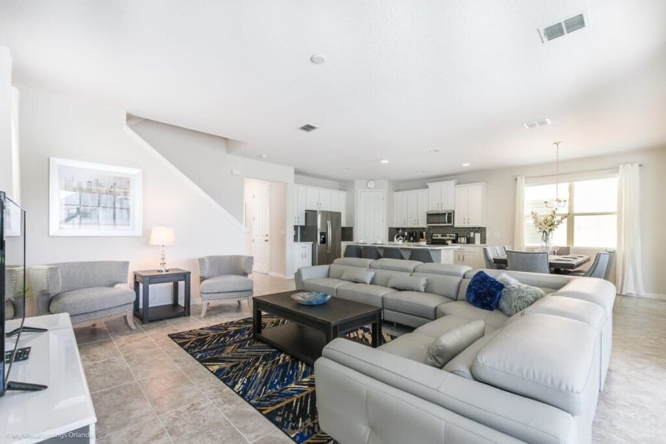 Townhome, 5 Bedrooms | Living room | 30-inch TV with cable channels