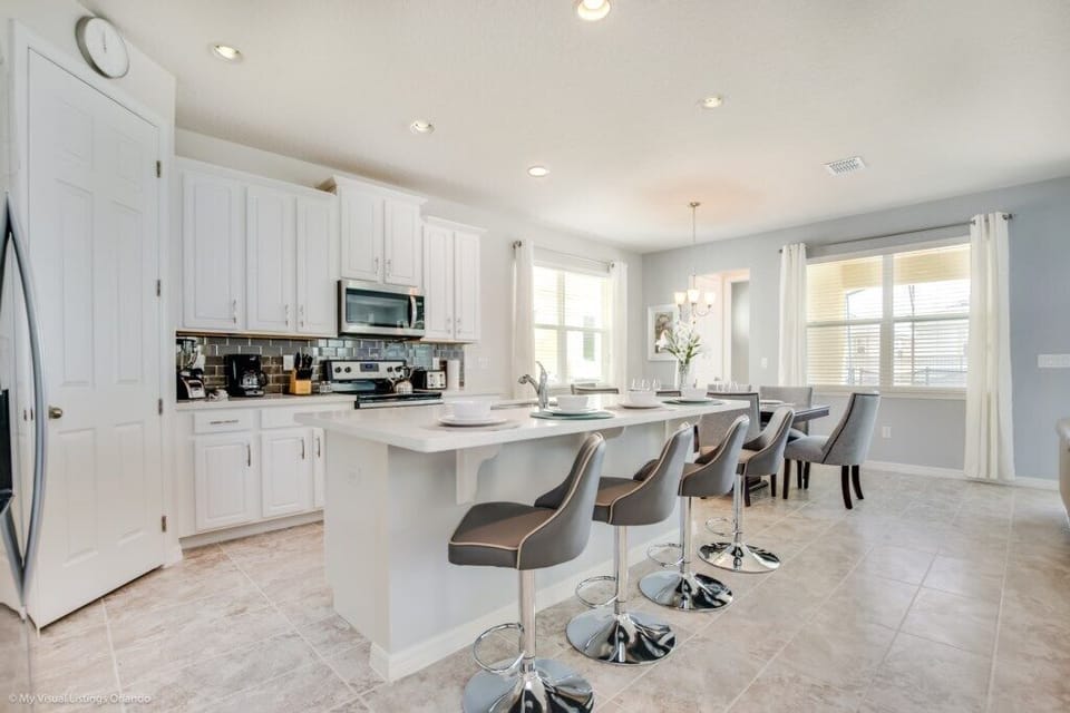 Townhome, 5 Bedrooms | Private kitchen