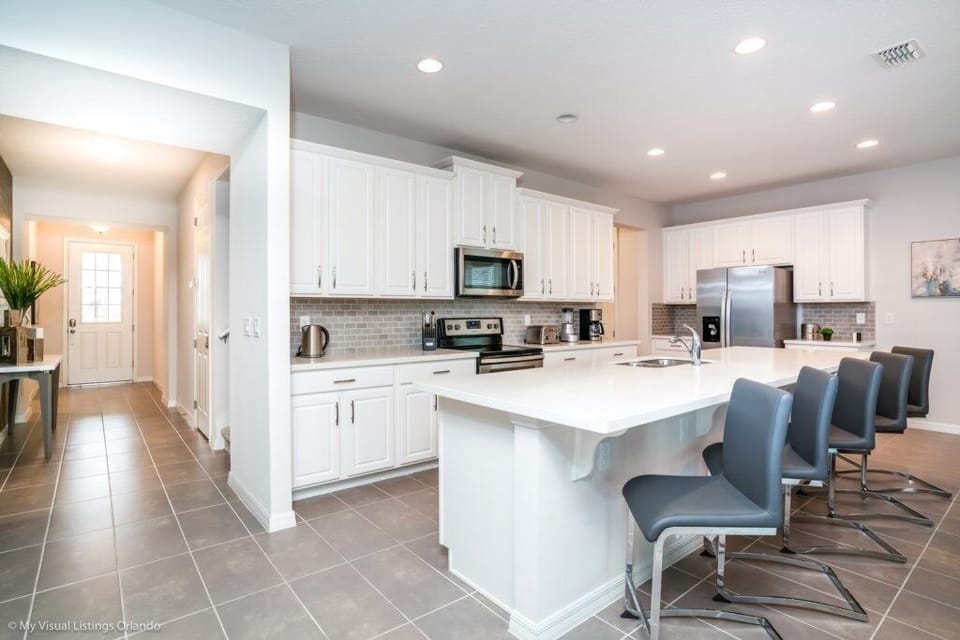 Villa, 5 Bedrooms | Private kitchen | Microwave