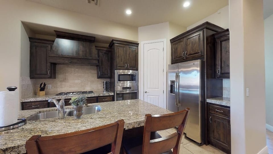 Townhome, 4 Bedrooms | Private kitchen | Coffee/tea maker, fridge, oven, toaster