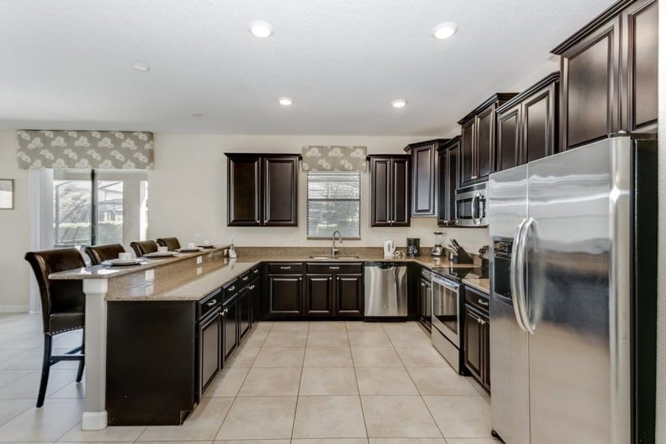Villa, 6 Bedrooms | Private kitchen