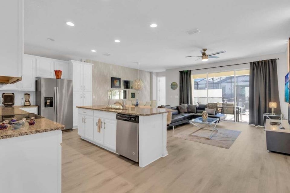 Townhome, 5 Bedrooms | Interior