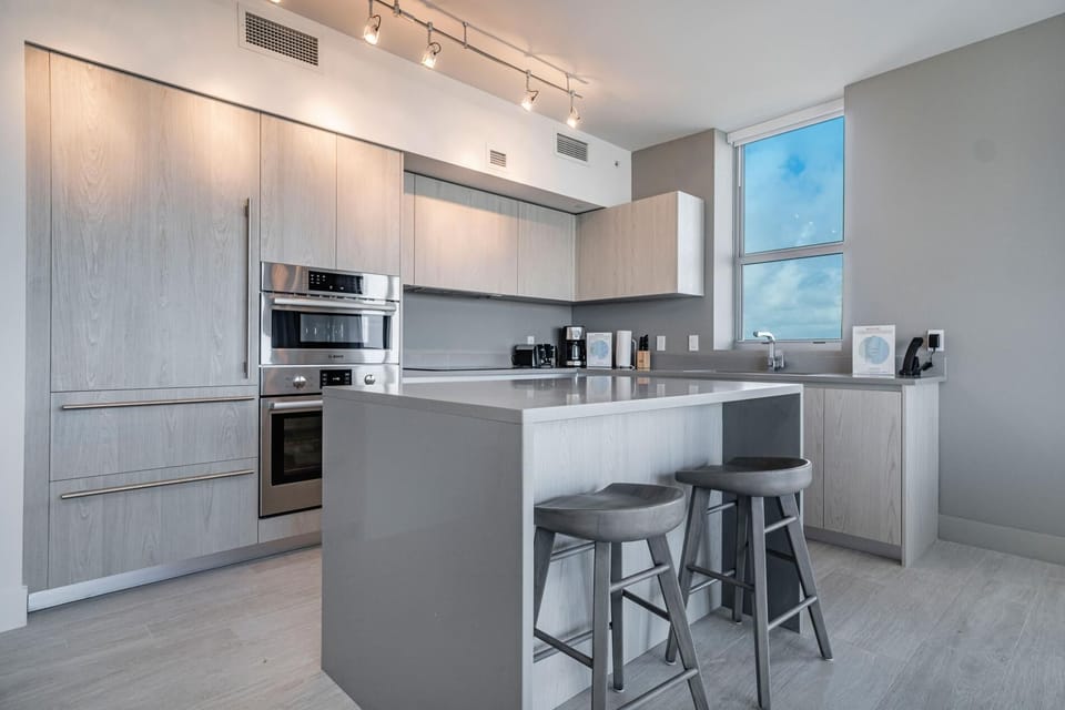 Relaxing Getaway with Intracoastal Views (3000)