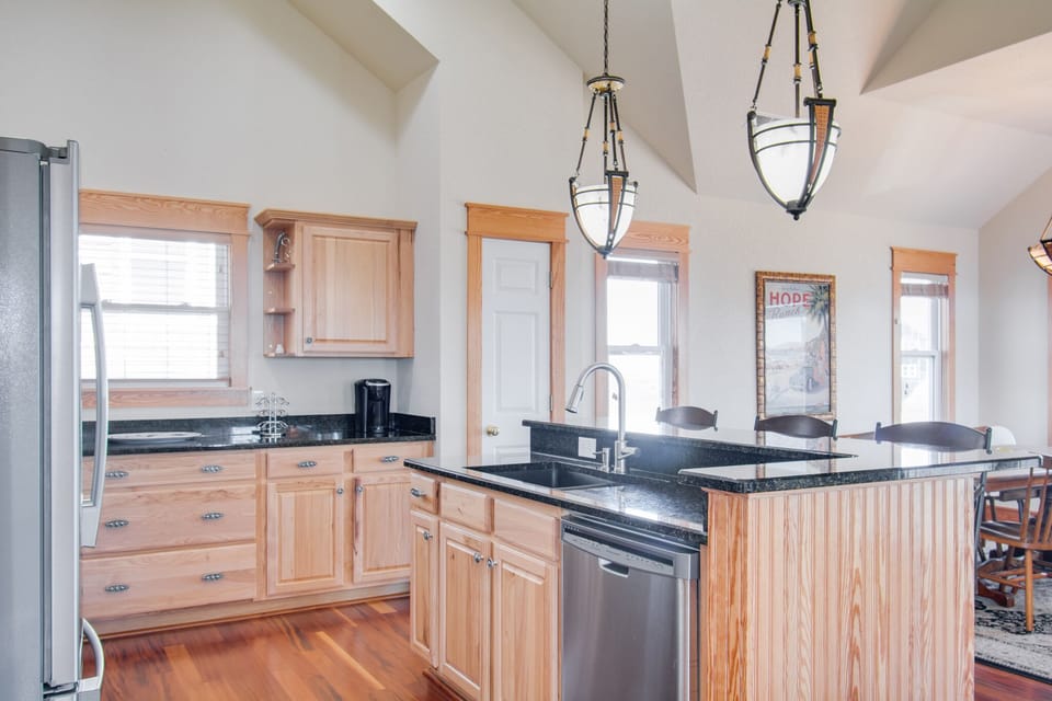 JR2230: Saltrock l Top Level Kitchen