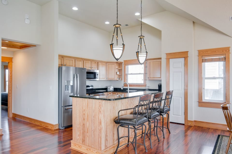 JR2230: Saltrock l Top Level Kitchen