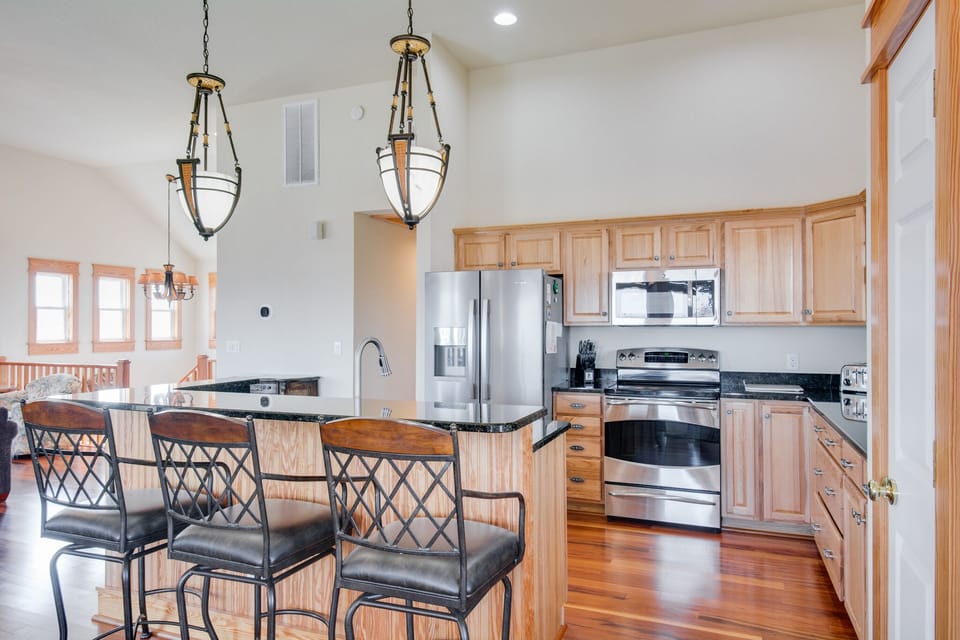 JR2230: Saltrock l Top Level Kitchen