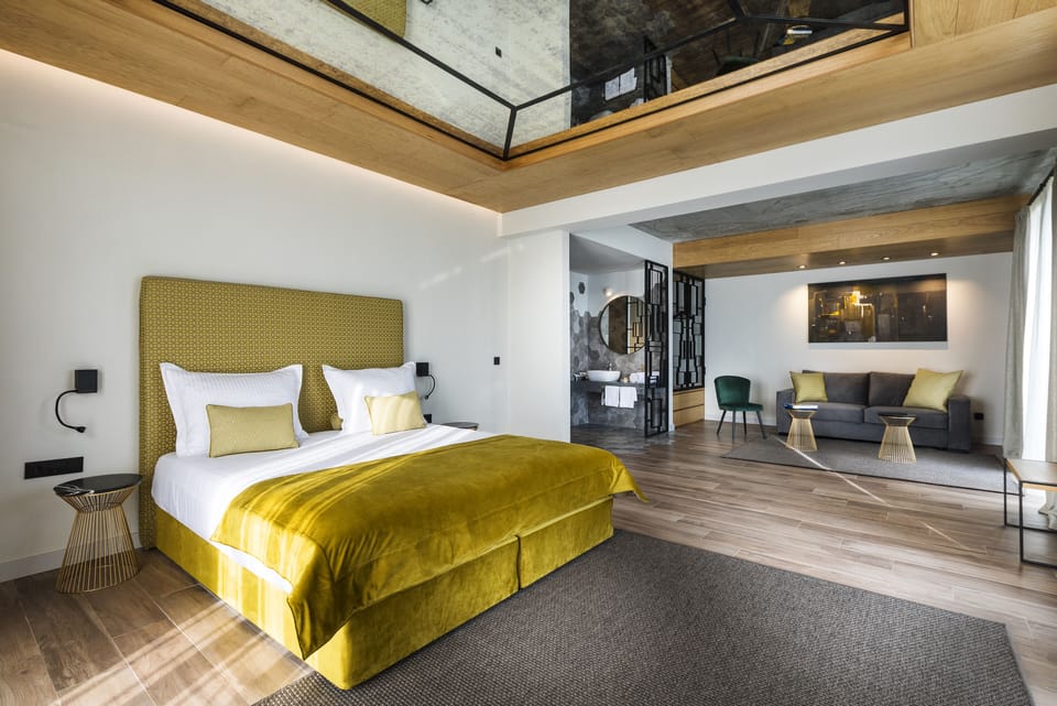 Junior Suite | Iron/ironing board, free WiFi, bed sheets