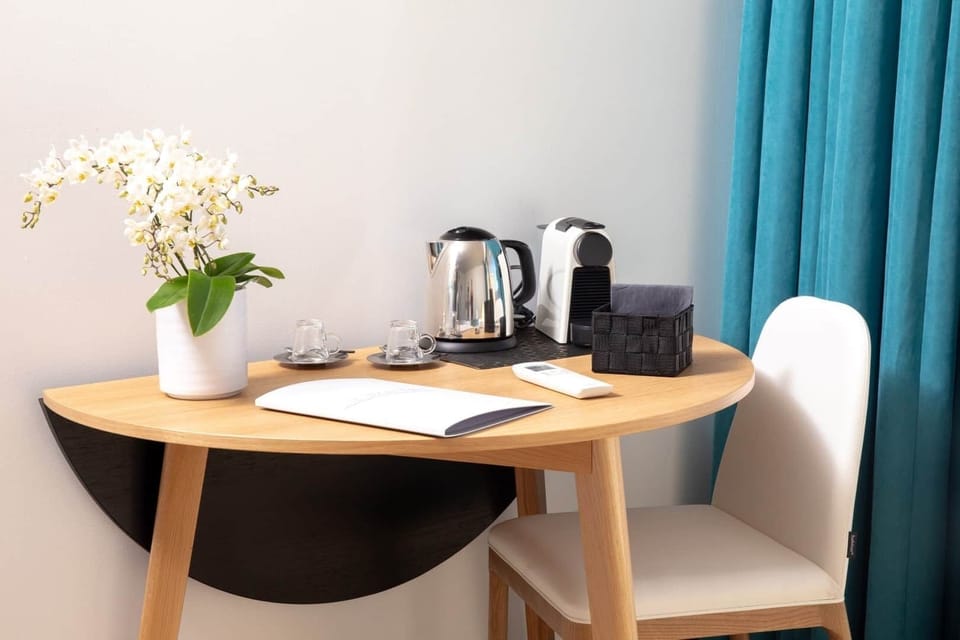 Premium bedding, minibar, in-room safe, soundproofing