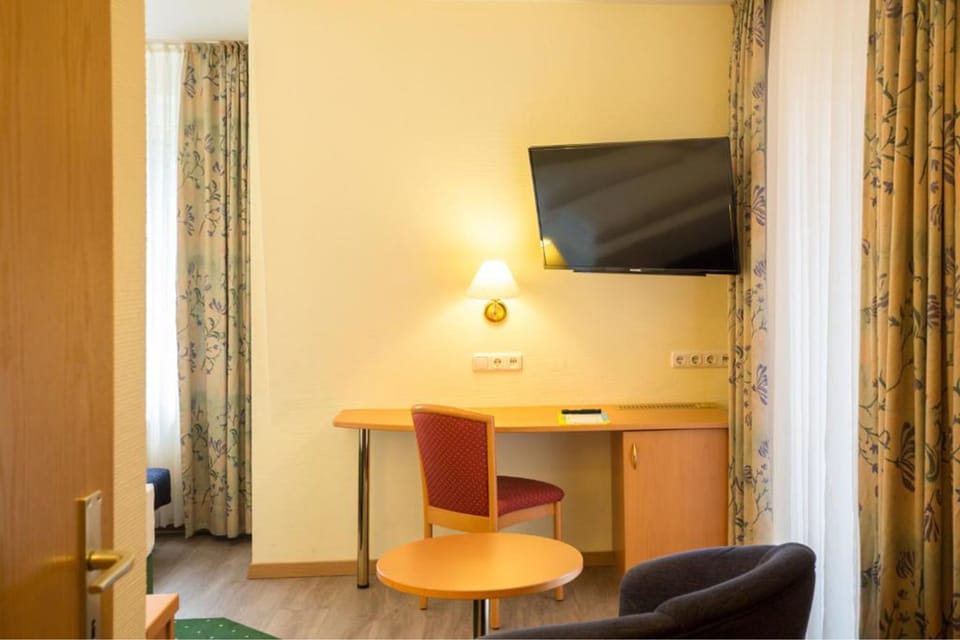 Premium Room | Down comforters, desk, soundproofing, WiFi (free)