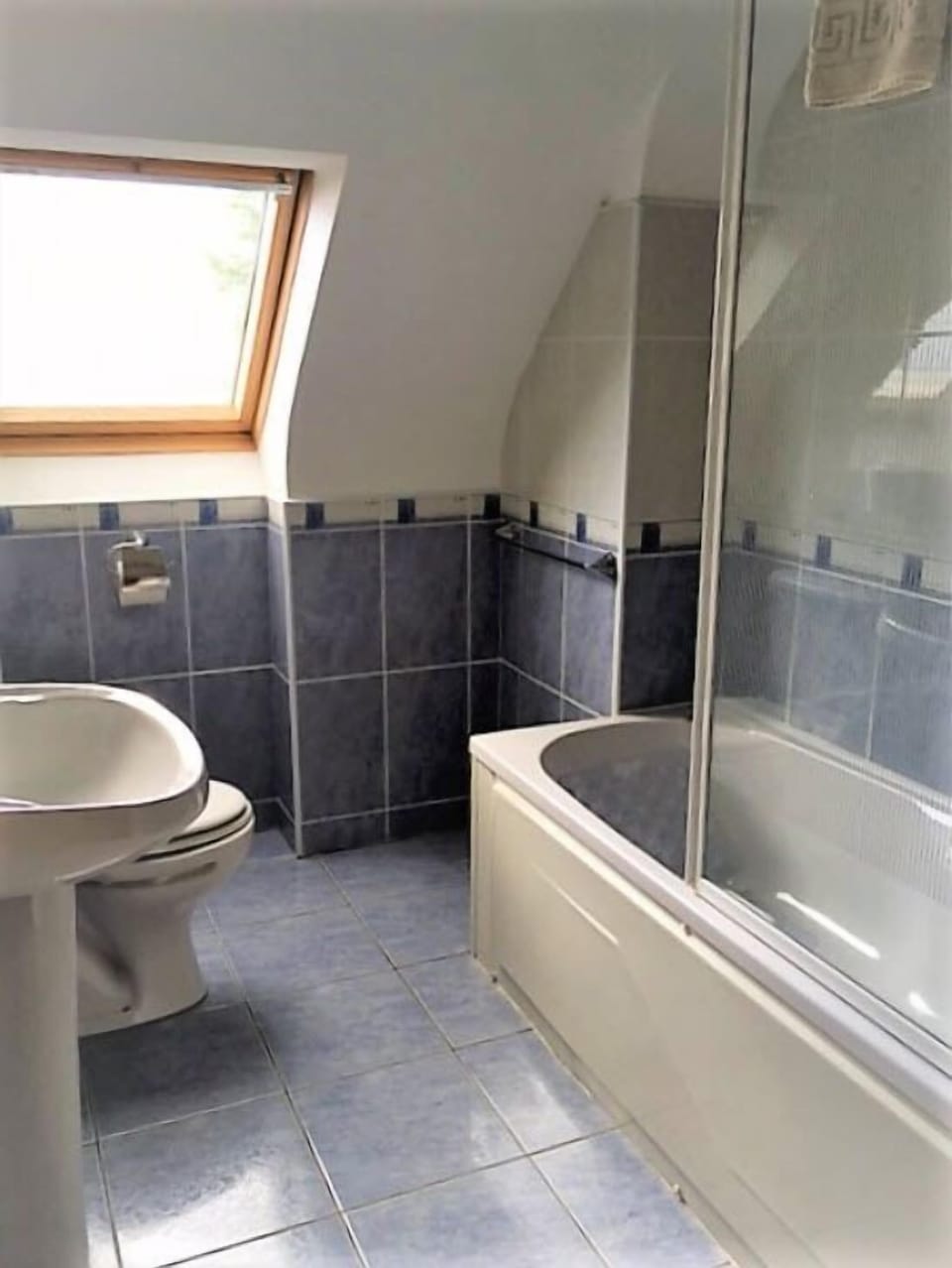 House, 3 Bedrooms | Bathroom | Free toiletries, hair dryer, towels