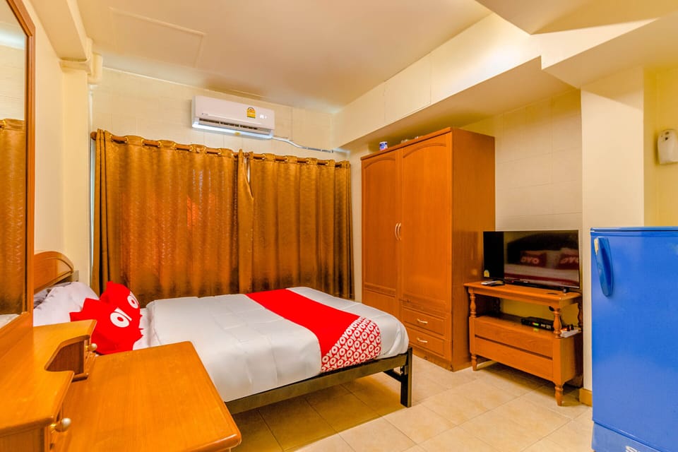 Standard Double Room | Free WiFi, bed sheets