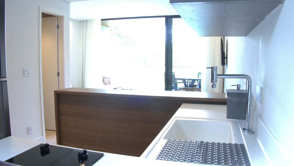 Duplex, 2 Bedrooms, Non Smoking, Ocean View | Private kitchen | Fridge, microwave, stovetop, cookware/dishes/utensils