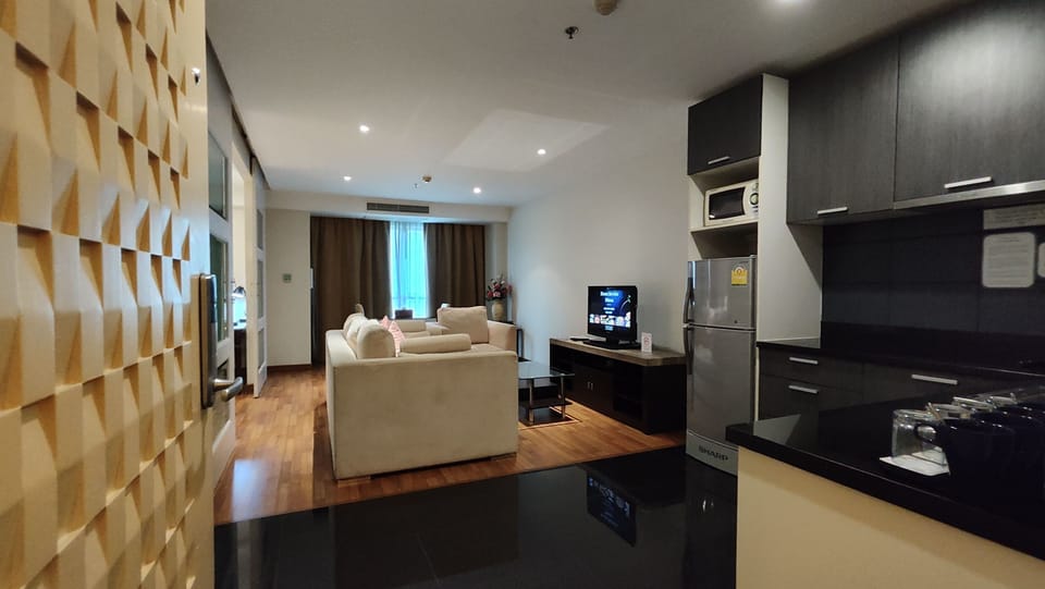 Family 4 People Room | In-room safe, desk, laptop workspace, blackout drapes