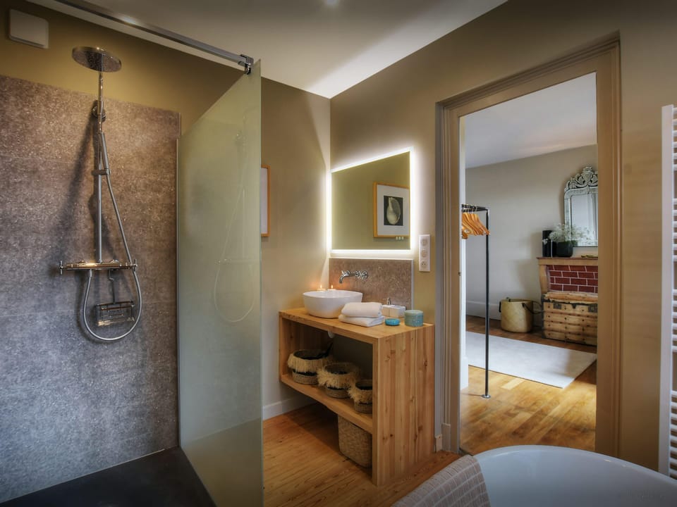 Bathroom - bedroom 3