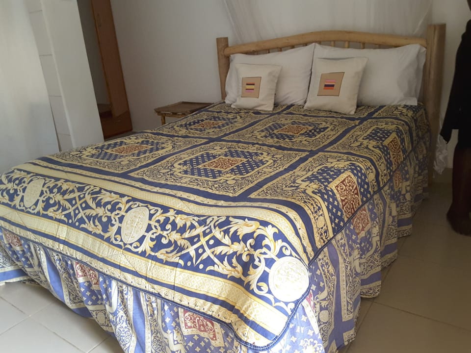 Deluxe Double Room (with Shower 2) | Free WiFi, bed sheets