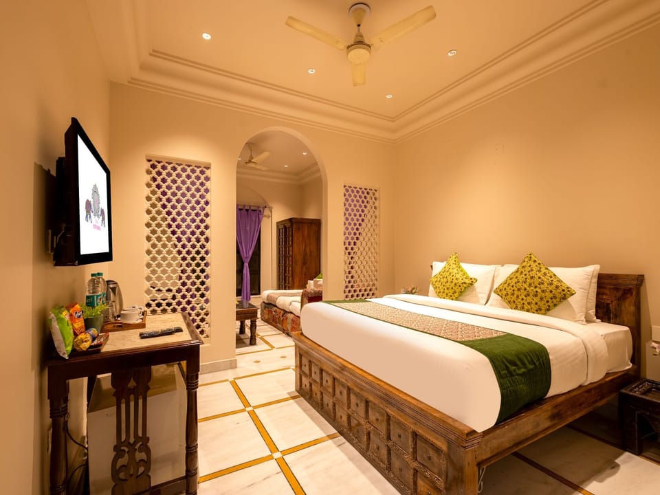 Executive Room | 1 bedroom, premium bedding, minibar, in-room safe