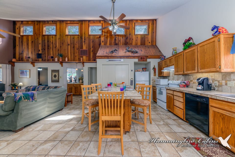 Entry opens to kitchen/dining