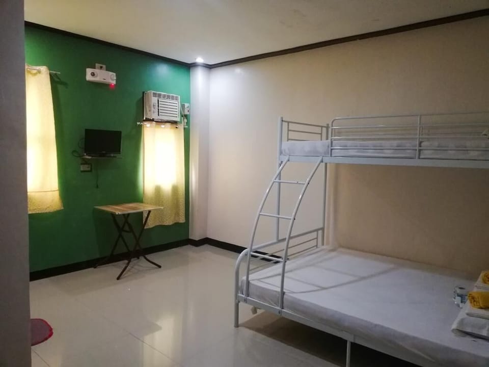 Family Room | Free WiFi