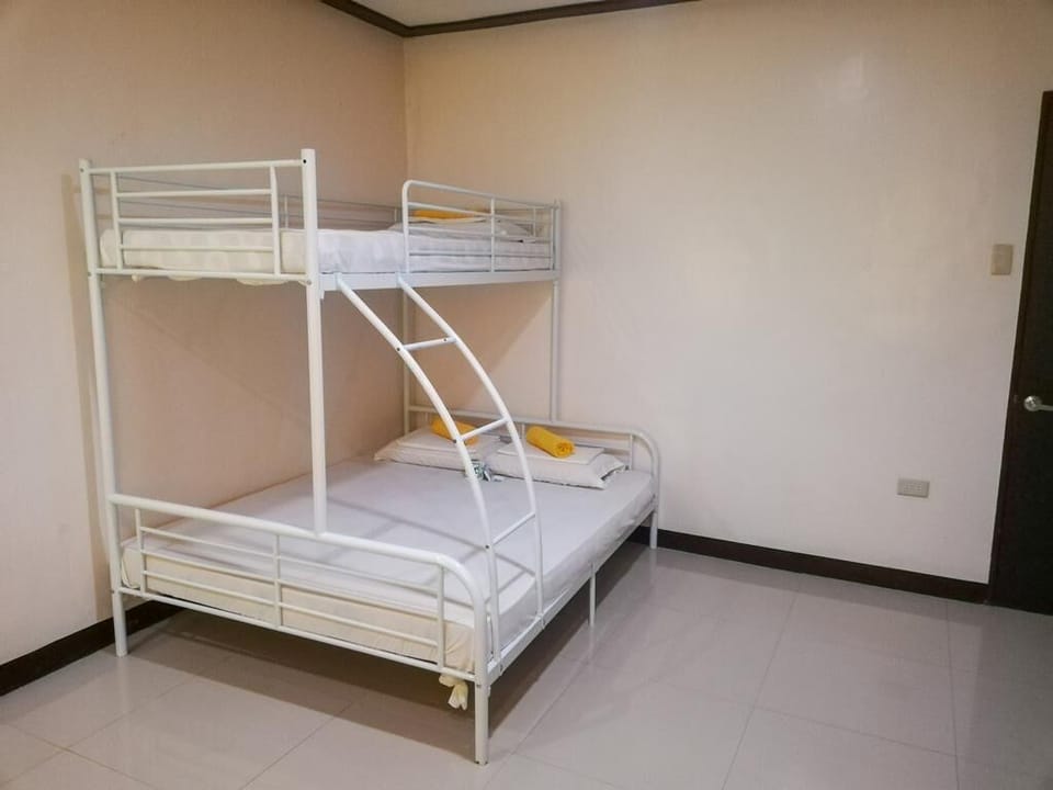 Family Room | Free WiFi