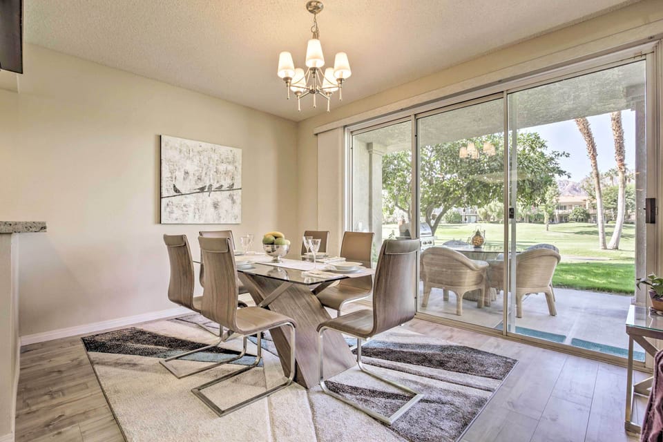 Dining Area | Dishes & Flatware Provided