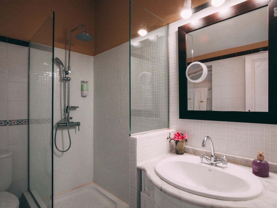 Standard Room, 1 Double Bed, Garden View | Memory foam beds, individually decorated, individually furnished, desk