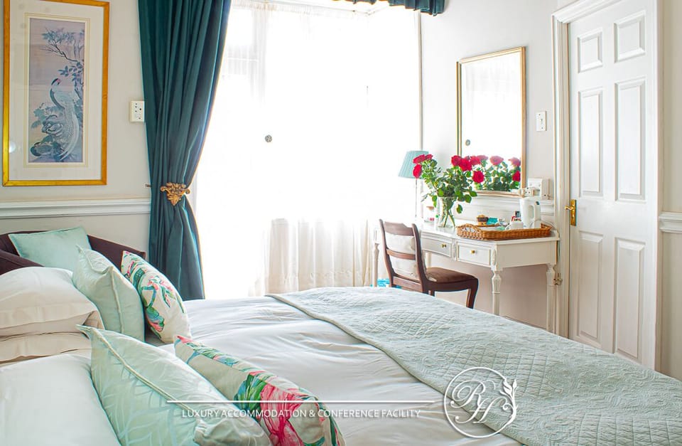 King or Twin room (9) | Premium bedding, down comforters, in-room safe, individually decorated