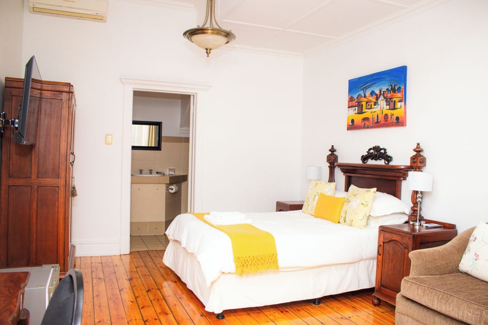 Double Room (1) | Premium bedding, down comforters, in-room safe, individually decorated