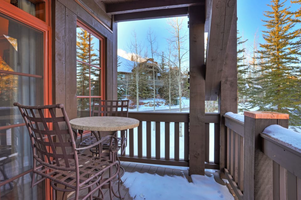 Condo, 2 Bedrooms | Outdoor dining