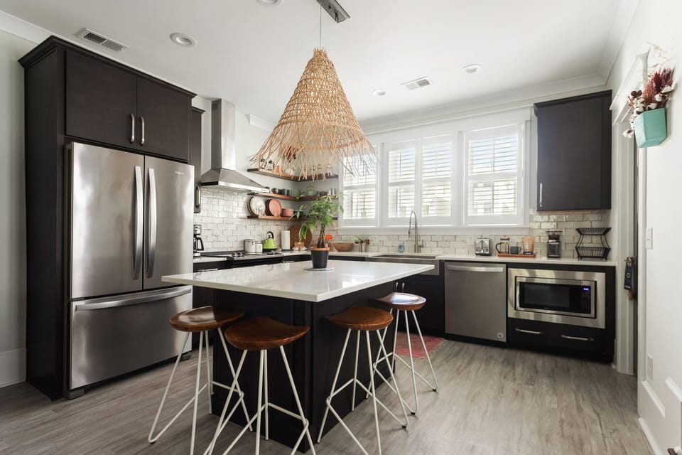Fully Stocked Kitchen with Island Seating for 4