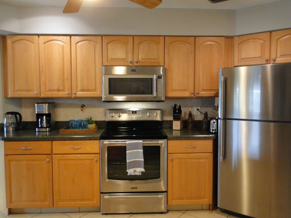 Available regular coffee maker, Keurig, electric kettle, and toaster.