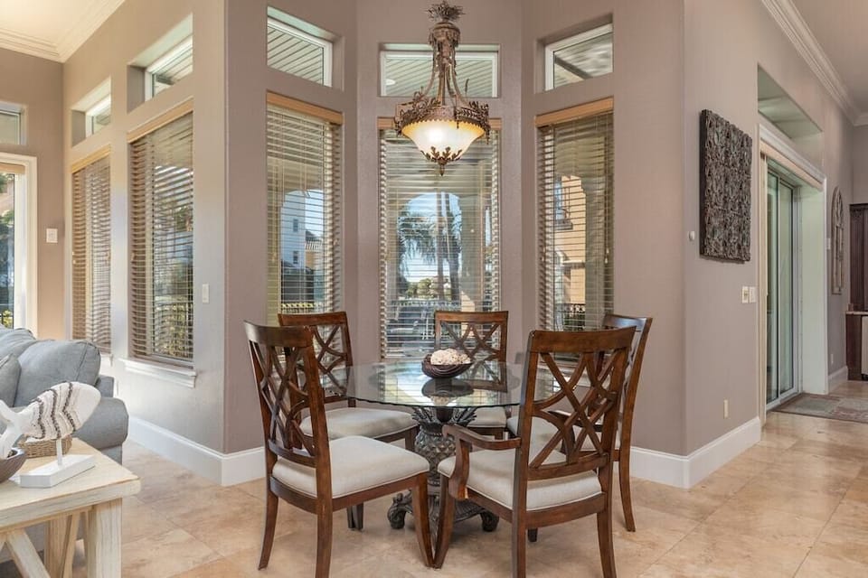 Breakfast Nook