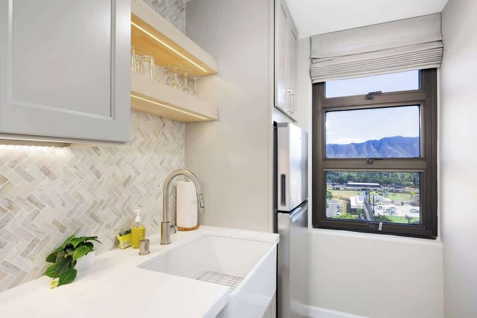 View of the Diamond head mountain from your kitchen