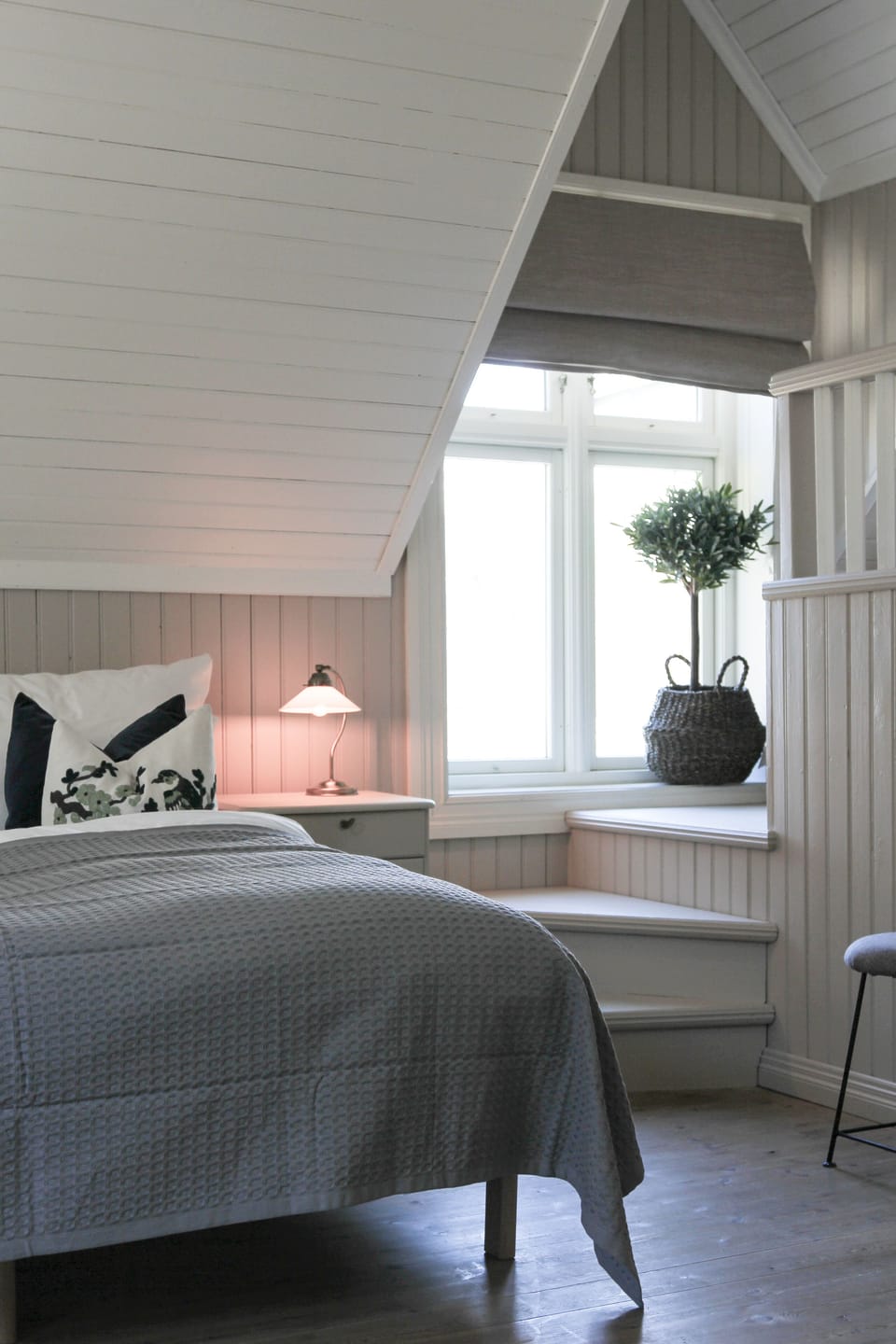 Deluxe Room | Individually decorated, iron/ironing board, free WiFi, bed sheets