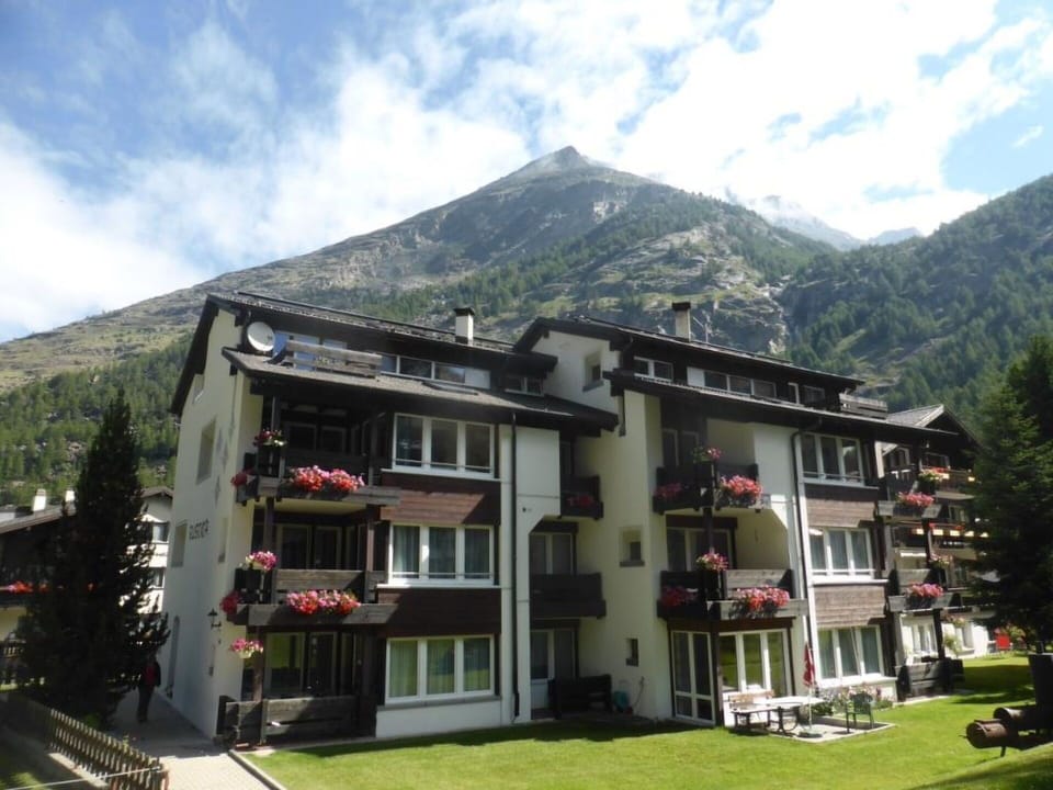 Cloud, Plant, Sky, Building, Mountain, Window, Tree, Land Lot, House, Leisure