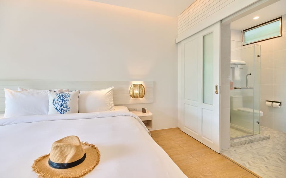 The Upgrade - Superior Double or Twin Room with Garden View | Blackout drapes, WiFi (free), bed sheets