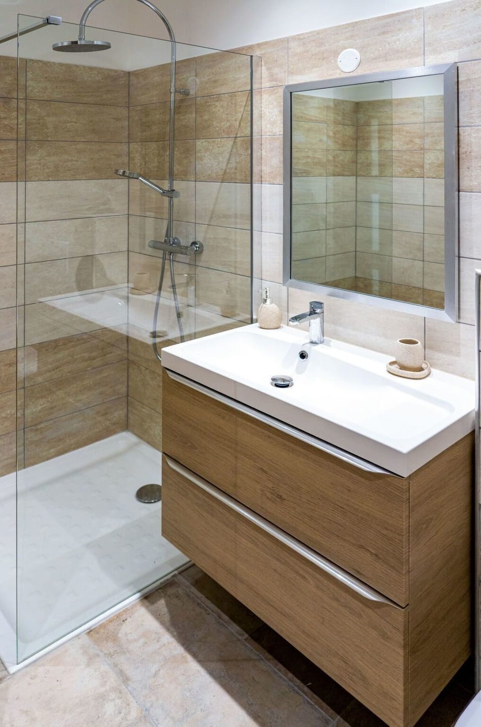 Bathroom, Room, Tile, Property, Interior Design, Bathroom Cabinet, Tap, Bathroom Accessory, Furniture, Floor